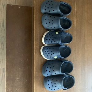 3 pairs toddler crocs size 8, size 9 and and 8/9. All in navy blue.